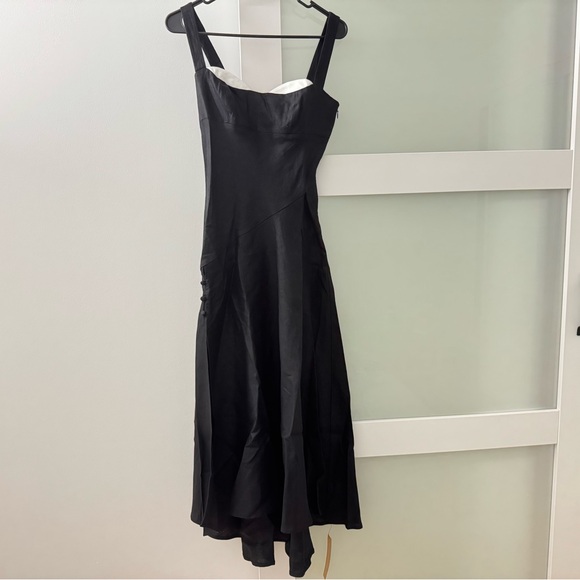 The Reformation Bekki Linen Dress - Picture 2 of 7